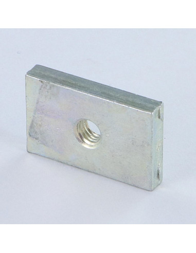 1 x Dado rettangolare M8 15X24X4 Zincate